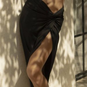 LE PRIVÉ - Czarna midi spódnica z rozcięciem Inez