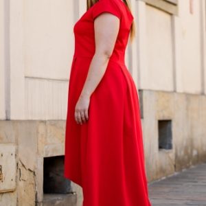Sukienka asymetryczna elegancka z błyszczącą tasiemką SYNTIA czerwona PROMOCJA