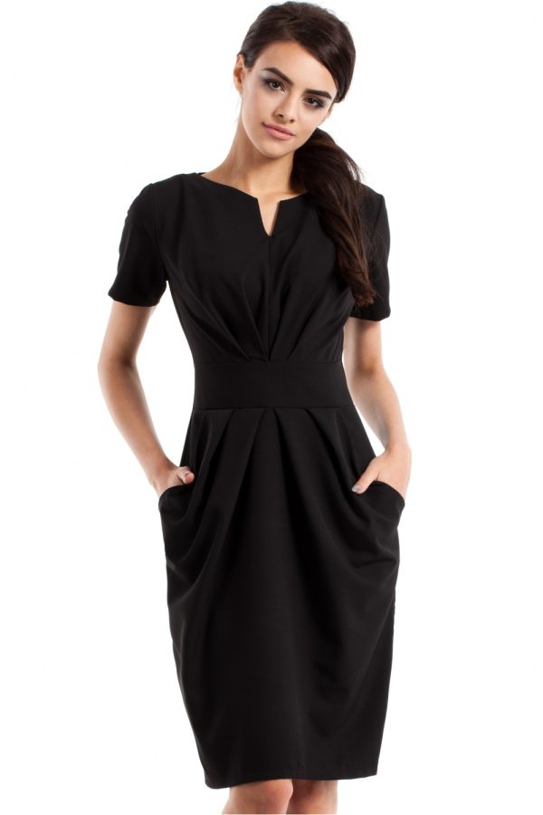 Sukienka elegancka z marszczeniami taliowana czarna