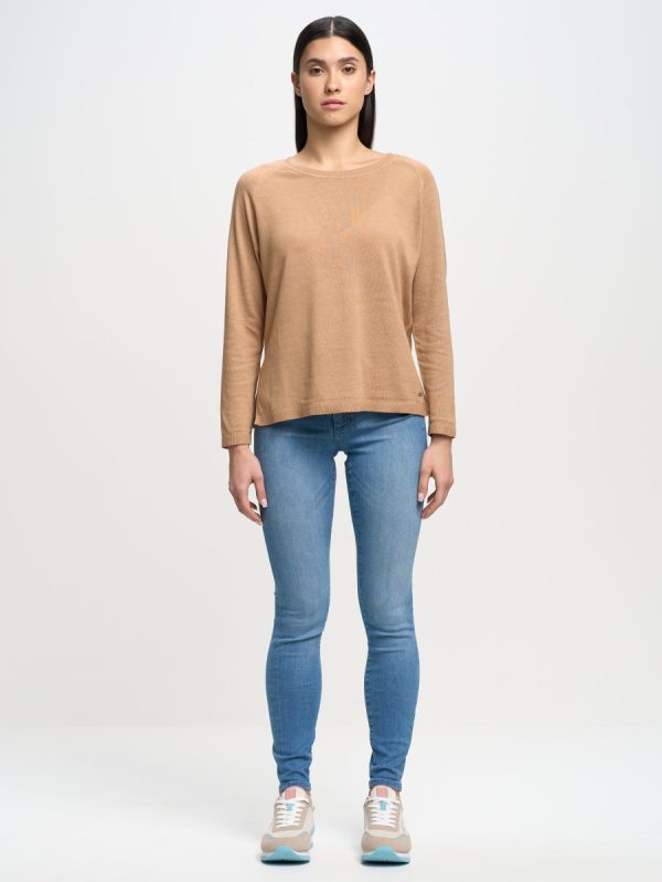 Sweter damski z wiskozy brązowy Airin 802