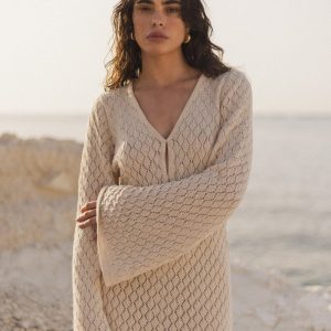 Krótka sukienka ażurowa w kolorze SUMMER SAND - ASILA-M