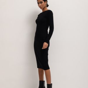 Sukienka wykonana z dzianiny z efektem SKIN PEACH w kolorze TOTALLY BLACK - SALMA-XS/S