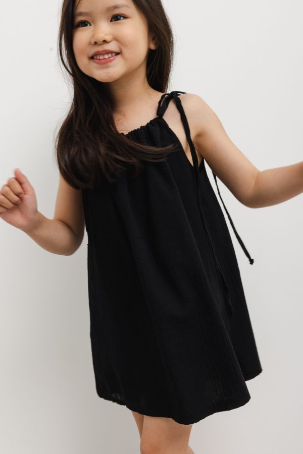 MINI sukienka BAWEŁNIANA a w kolorze TOTALLY BLACK - GABBY-104-110 (4-5)