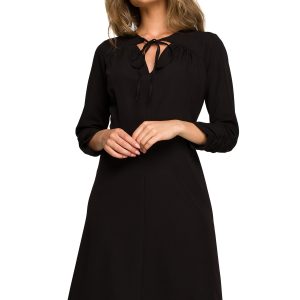 Elegancka sukienka trapezowa z marszczeniami klasyczna czarna