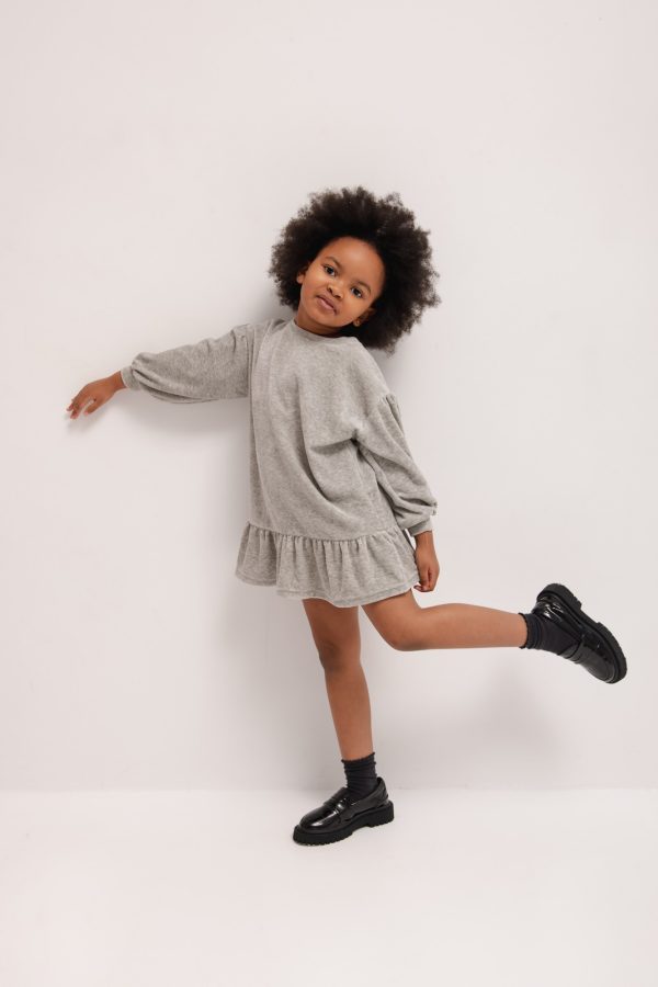 MINI sukienka z falbanką na dole w kolorze GREY MELANGE - LIBBY VELVET-80-86 (12-18)