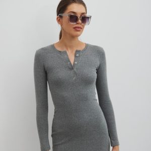 Dopasowana sukienka maxi z napami w kolorze GREY MELANGE- MENSA-XL