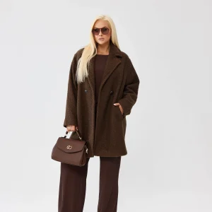 Brązowy damski płaszcz Isabella z tkaniny bukla - elegancja i komfort PLUS SIZE XXL OVERSIZE