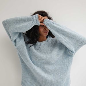 Sweter oversize z bufiastym rękawem baby blue - RIVERO-UNI