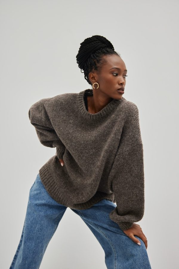 Sweter oversize z bufiastym rękawem w kolorze BROWN MELANGE - RIVERO-UNI