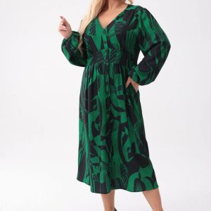Zielona sukienka Gabriela - elegancja w nowoczesnej formie w geometryczny wzór PLUS SIZE XXL OVERSIZE